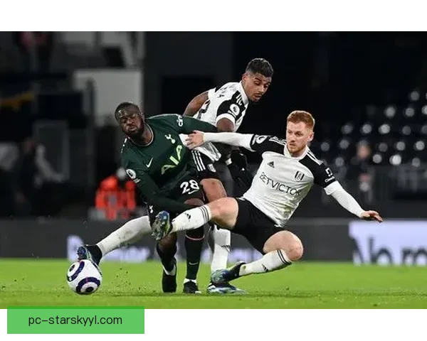 卢克巴背后踢人却未判点引争议